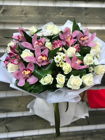 Букет цветов из: Розы и Хризантемы в Муриково
