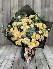 Букет цветов из:  Розы и Лизиантусы в Муриково