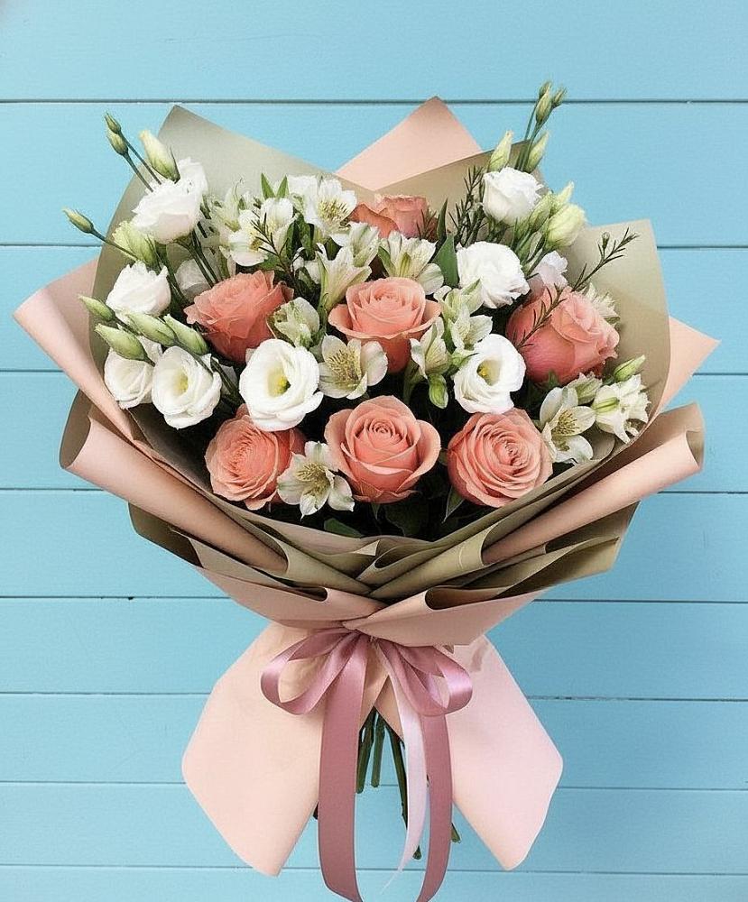 Букет цветов из: Розы, Альстромерии и Лизиантусы в Муриково