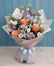 Букет цветов из:  Лизиантусы, Розы, Альстромерии и Гипсофила в Муриково