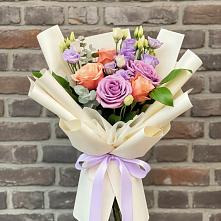 Букет цветов из:  Лизиантусы и Розы в Муриково