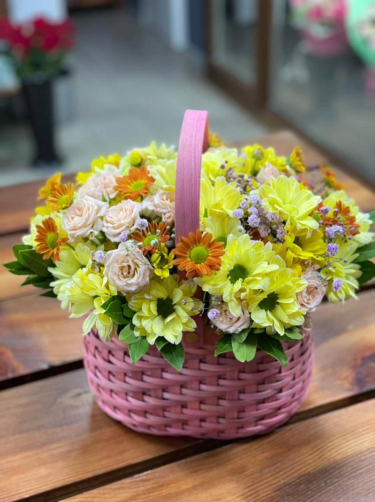 Цветочная композиция из Хризантемы и Розы в корзине в Муриково