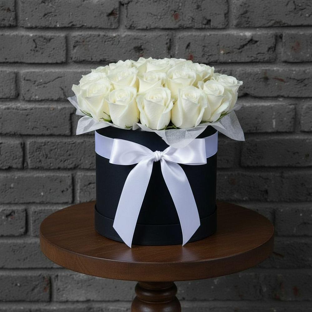 Цветочная композиция из Розы в шляпной коробке в Муриково