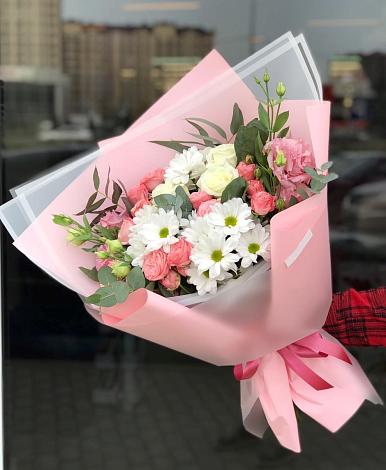 Букет цветов из: Розы, Лизиантусы и Хризантемы в Муриково