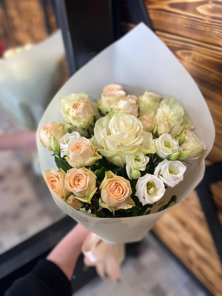 Букет цветов из: Розы и Лизиантусы в Муриково